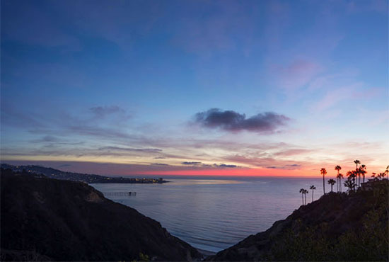 La Jolla bluffs overlooking the Pacific Ocean at sunset, photo by Erik Jepsen, UC San Diego
